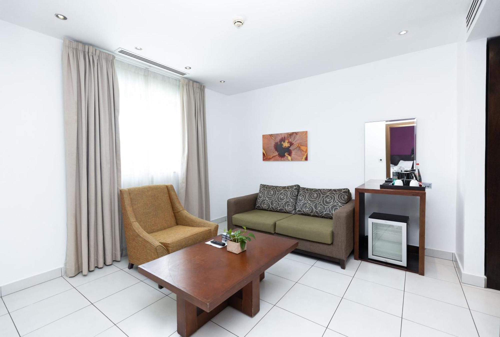 Ibis Styles Accra Airport Hotel ภายนอก รูปภาพ