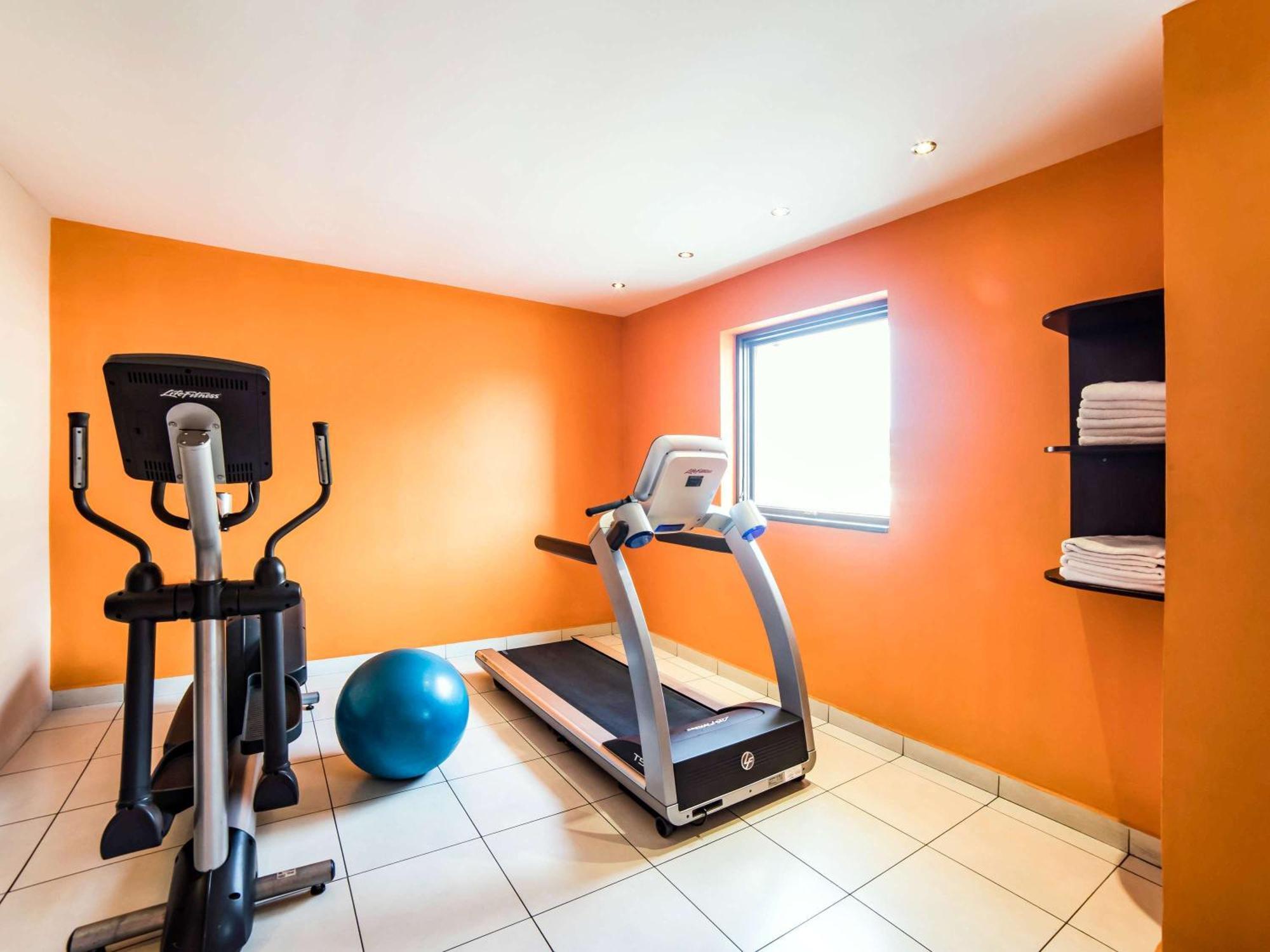 Ibis Styles Accra Airport Hotel ภายนอก รูปภาพ