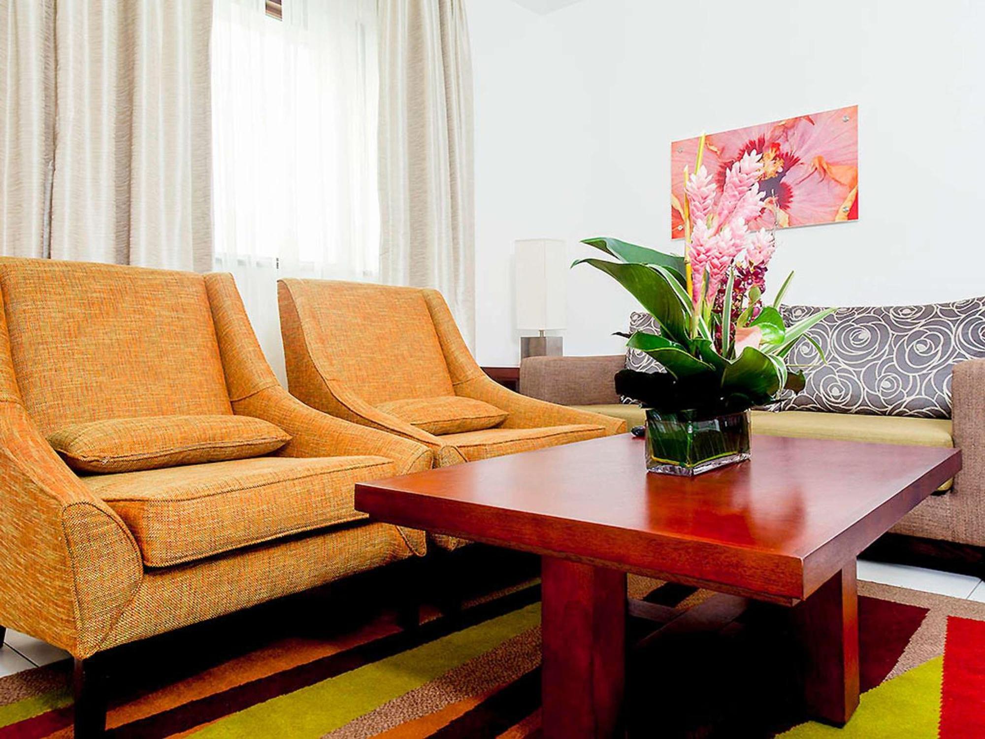 Ibis Styles Accra Airport Hotel ภายนอก รูปภาพ
